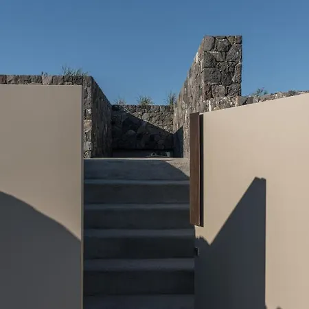 Aesthesis Boutique Villa Trace Fira (Santorini)