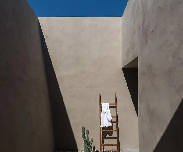 Aesthesis Boutique Trace * Fira (Santorini)