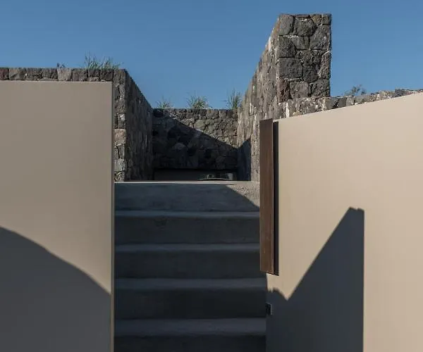 Aesthesis Boutique Trace Fira (Santorini)